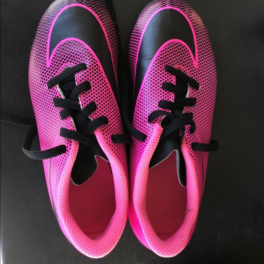 Nike Girls soccer cleats